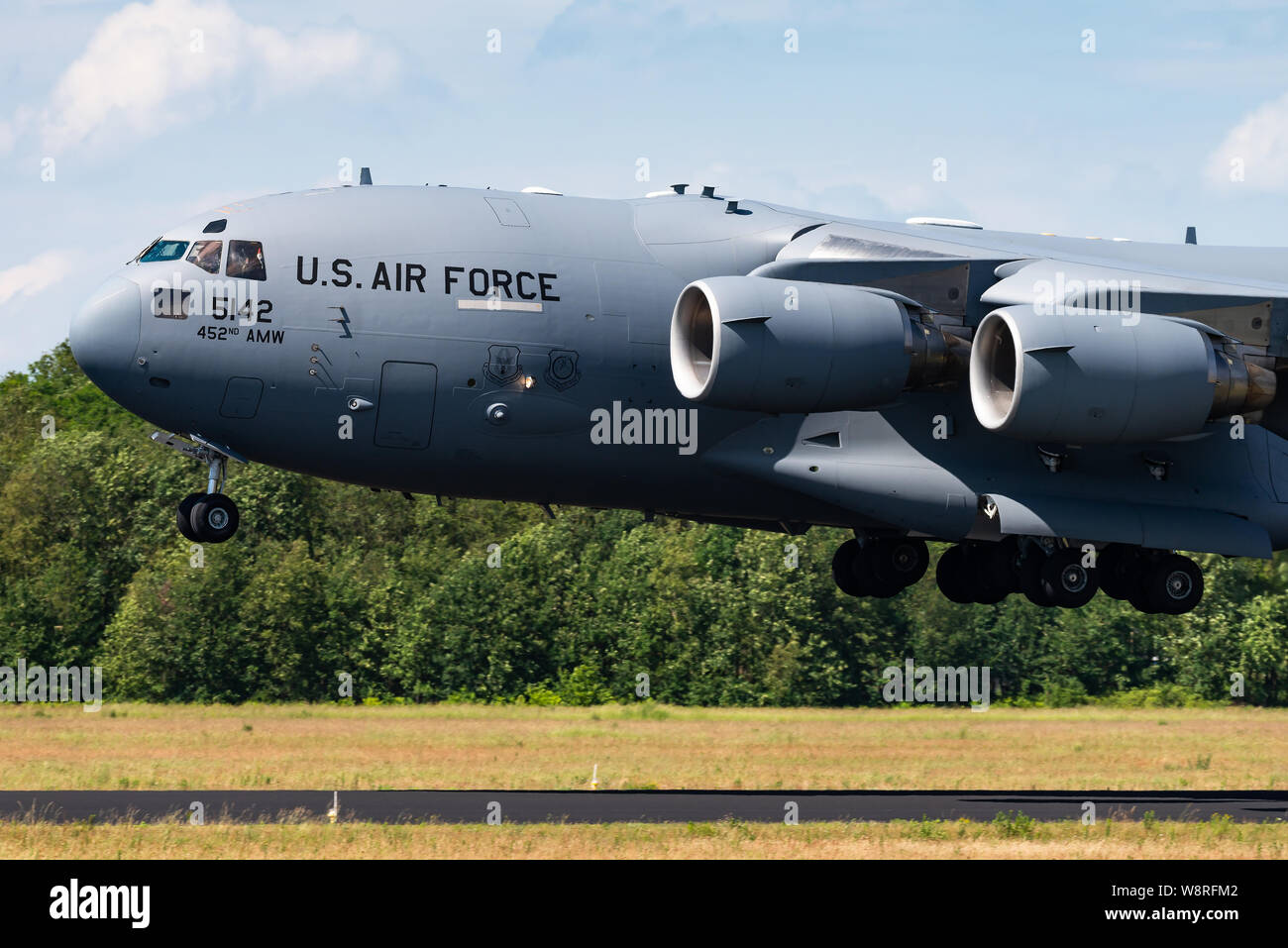 Un Boeing C-17 Globemaster III dal 452nd Aria Mobilità ala della United States Air Force a Volkel airbase nei Paesi Bassi. Foto Stock