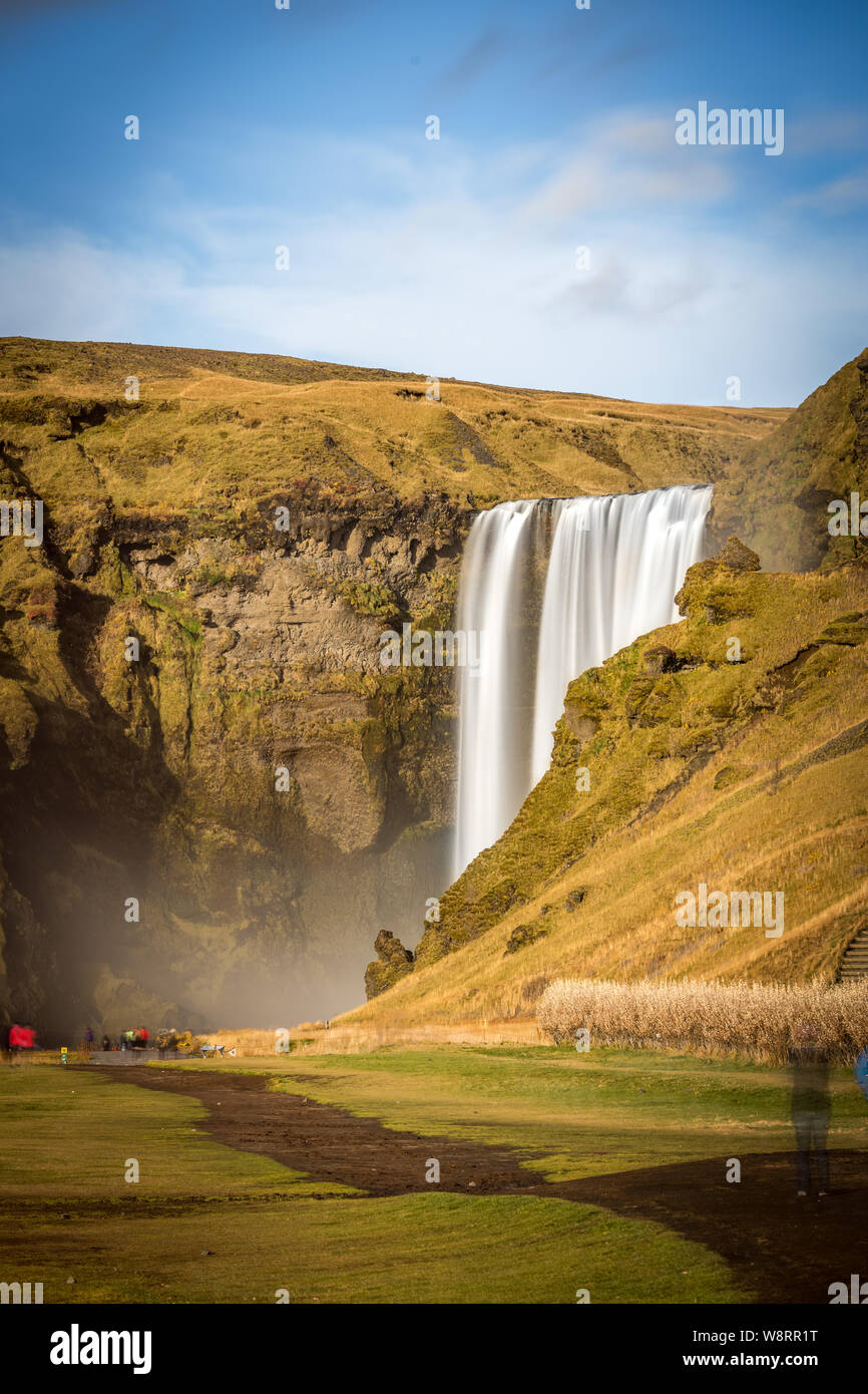 Skogafoss, la più alta cascata nel sud dell'Islanda Foto Stock