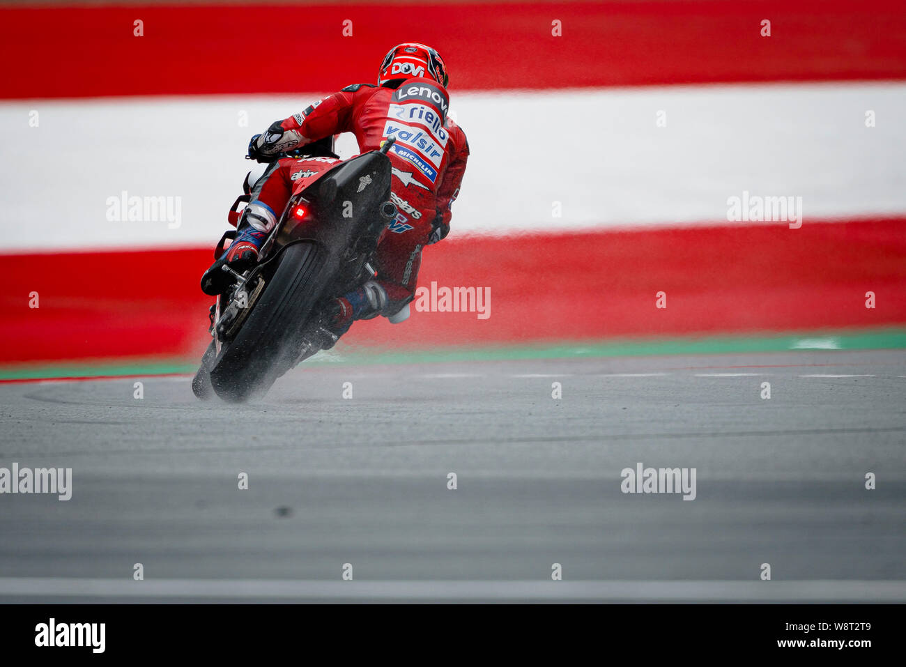 Il Team Ducati del pilota italiano Andrea Dovizioso compete durante il warm up session prima austriache della MotoGP GP. Foto Stock