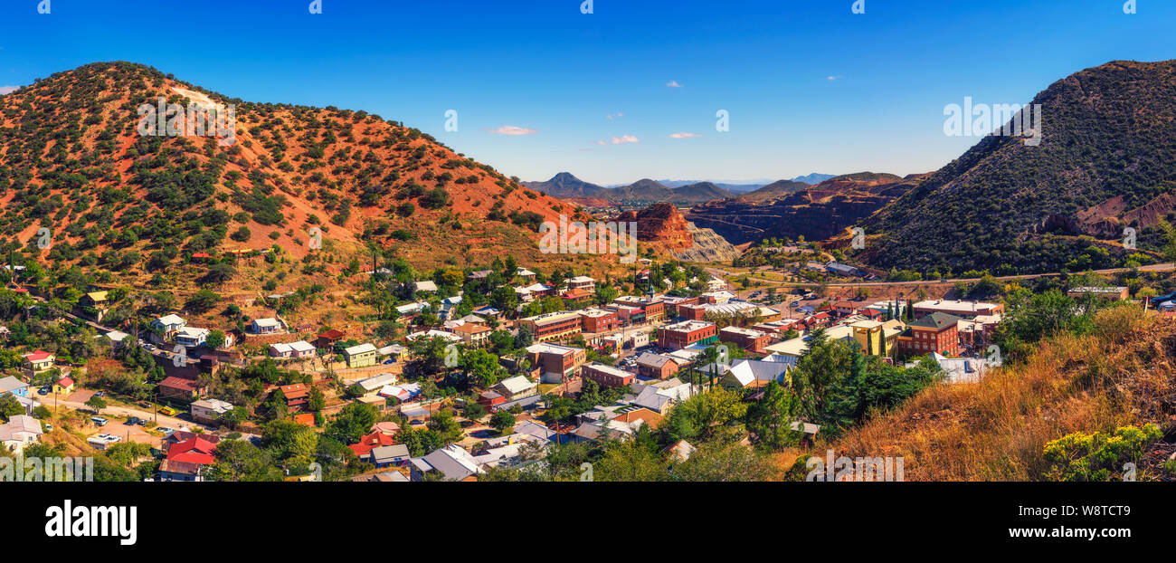 Panorama di Bisbee e il mulo Montagne in Arizona Foto Stock