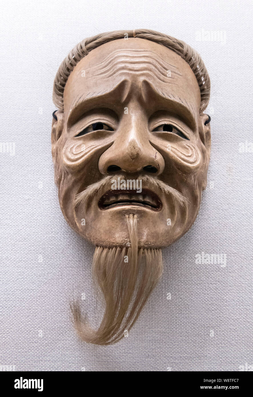 Noh maschera: Waraijo con marchio "Tenkaichi Kawachi', periodo Edo, XVII - XVIII secolo, il Museo Nazionale di Tokyo, Giappone Foto Stock