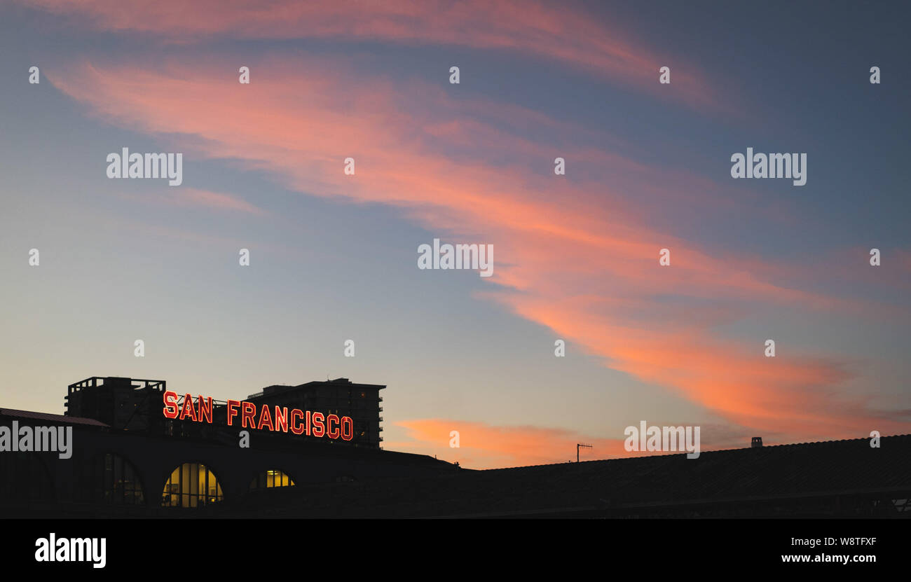 San Francisco tramonto al Ferry Building Foto Stock