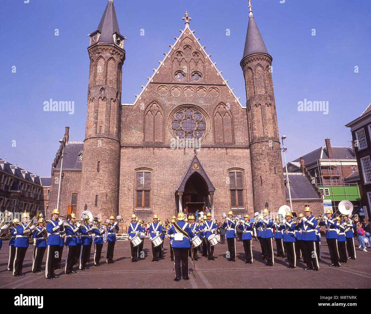 Banda nella parte anteriore dell'edificio Ridderzaai, Zuid-Holland, il Regno dei Paesi Bassi Foto Stock