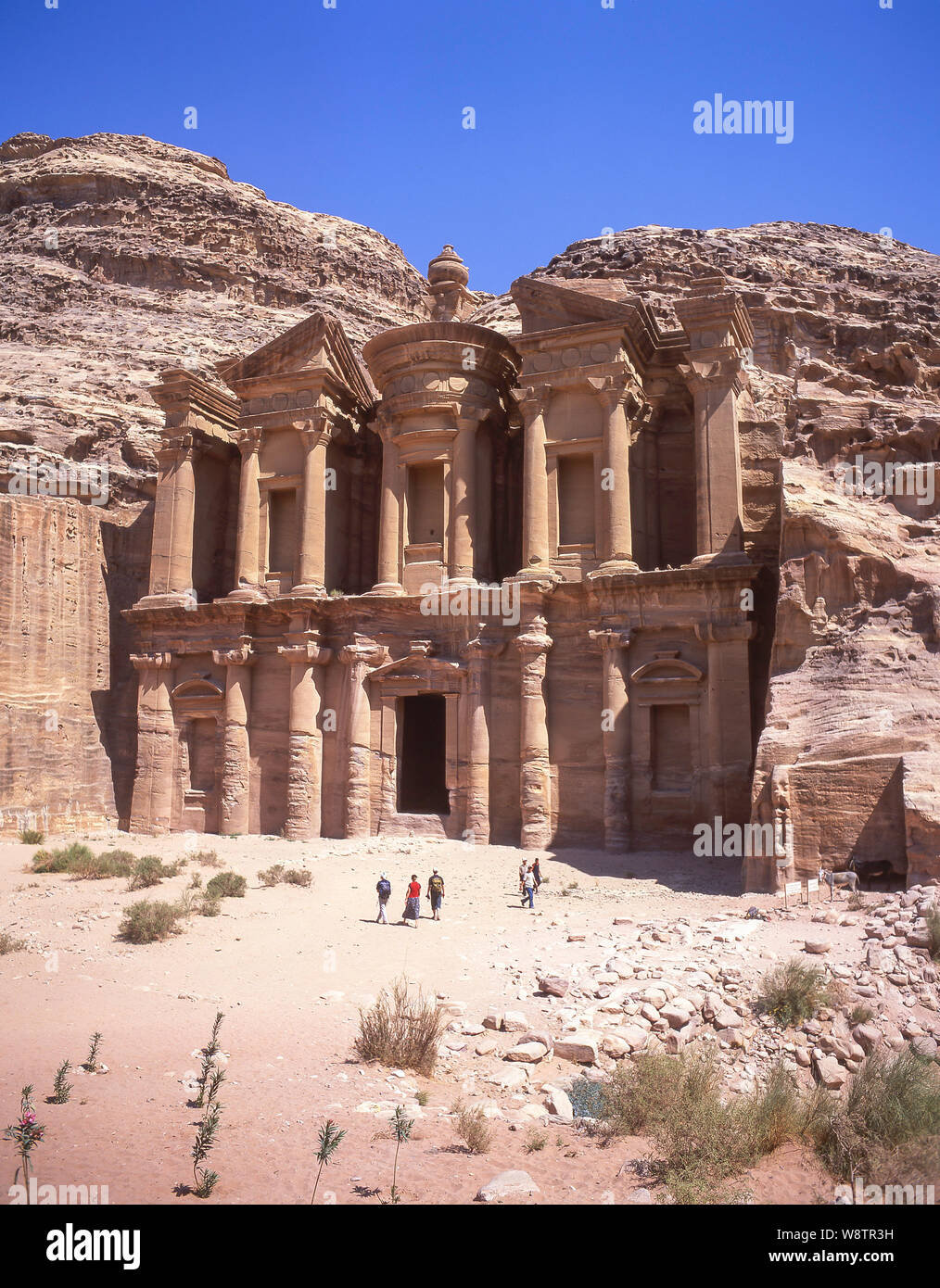 Il monastero di Deir facciata, antica città di Petra, Maan, Regno di Giordania Foto Stock