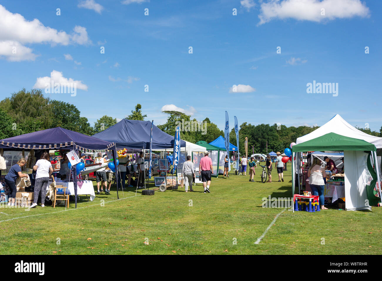 Englefield Green Village Fiera sul verde, Englefield Green, Surrey, England, Regno Unito Foto Stock