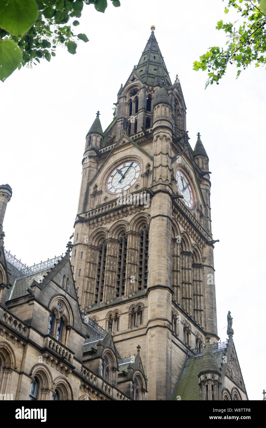 Clock Tower, Manchester Town Hall e Albert Square, Manchester, Greater Manchester, Inghilterra, Regno Unito Foto Stock