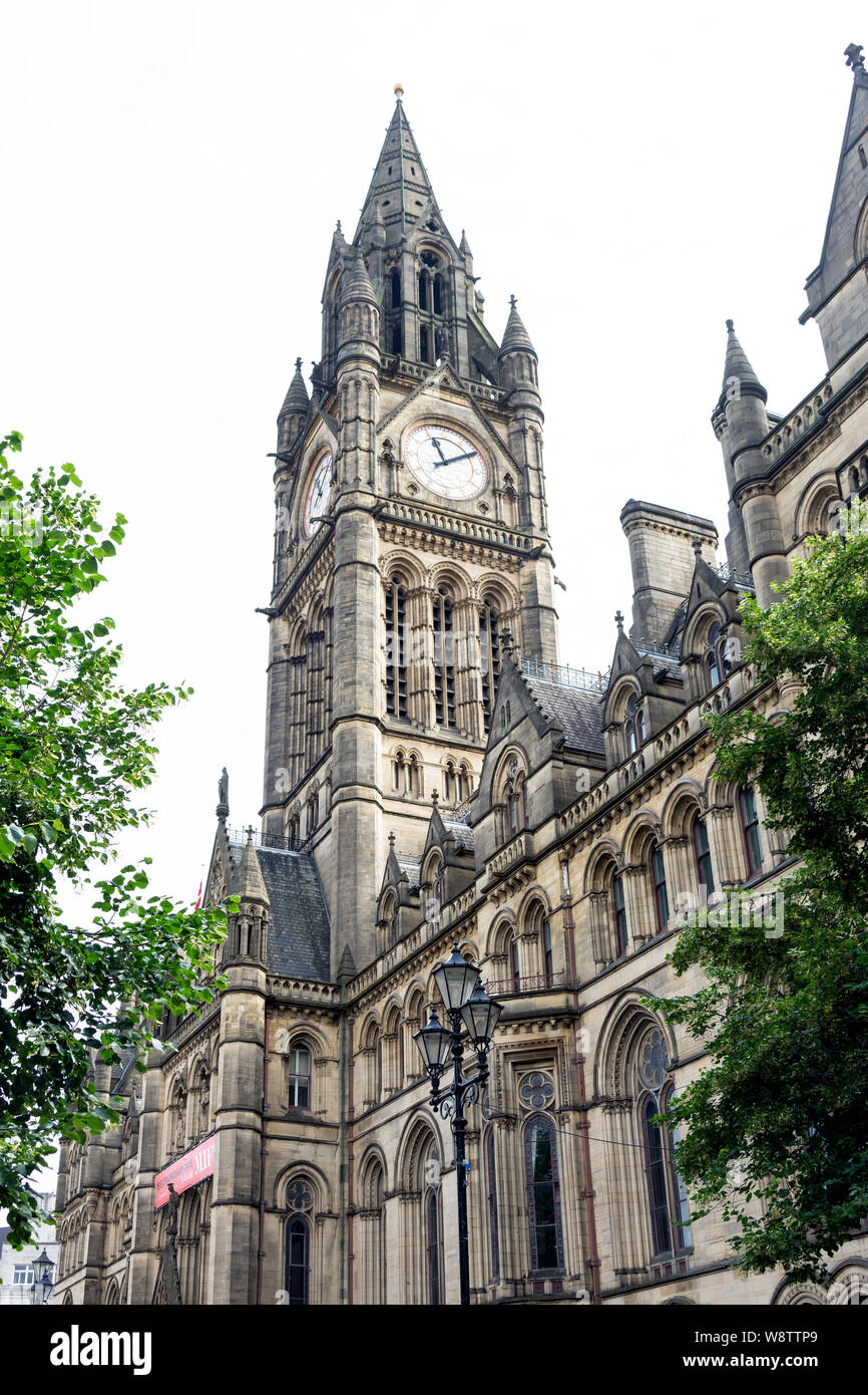 Clock Tower, Manchester Town Hall e Albert Square, Manchester, Greater Manchester, Inghilterra, Regno Unito Foto Stock