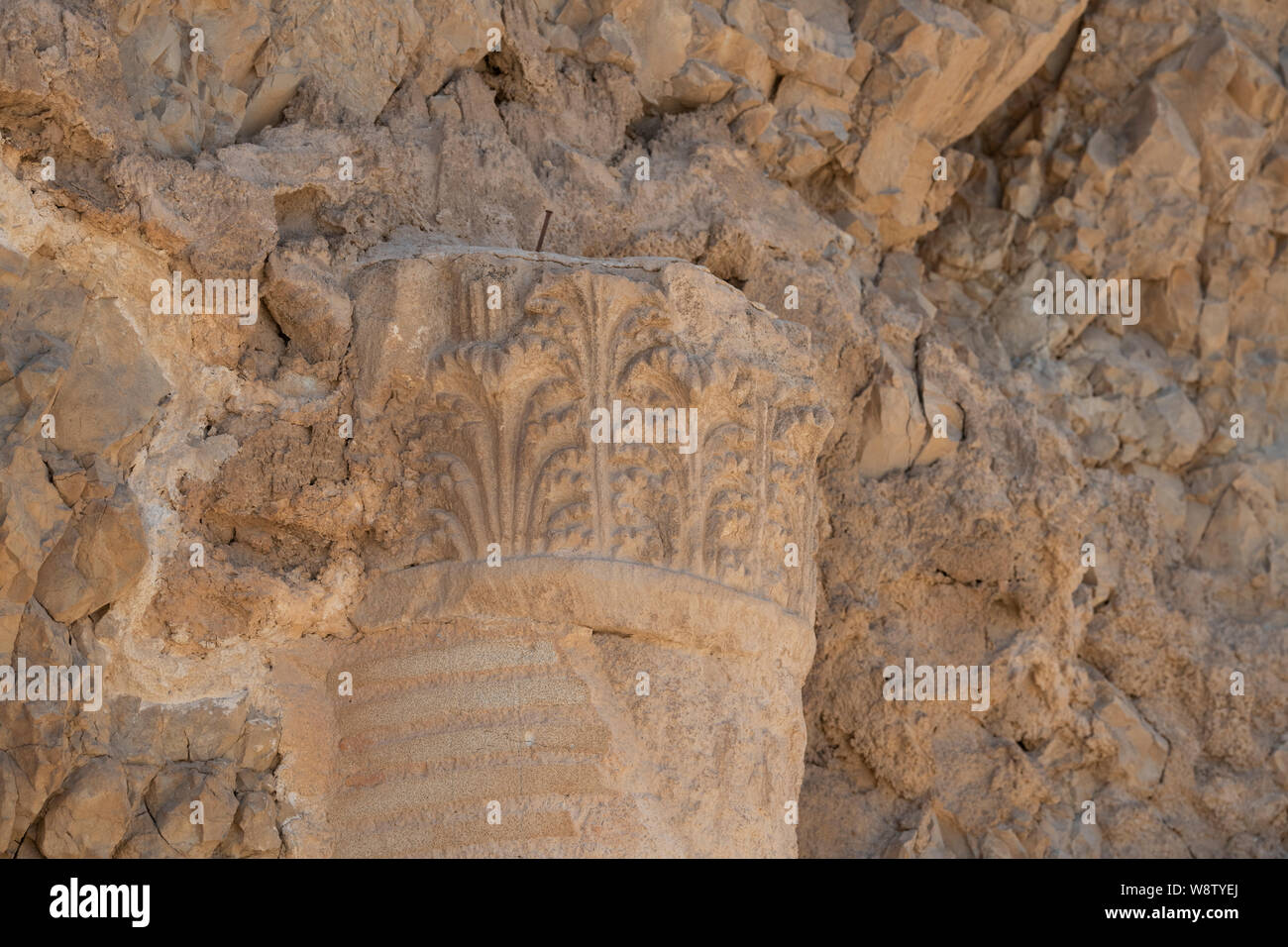 Israele, Masada Parco Nazionale di aka Massada. Il Palazzo di nord aka erode il luogo, scogliera periodo erodiano gemma architettonica, c. 37 A.C. al 4 A.C. Foto Stock