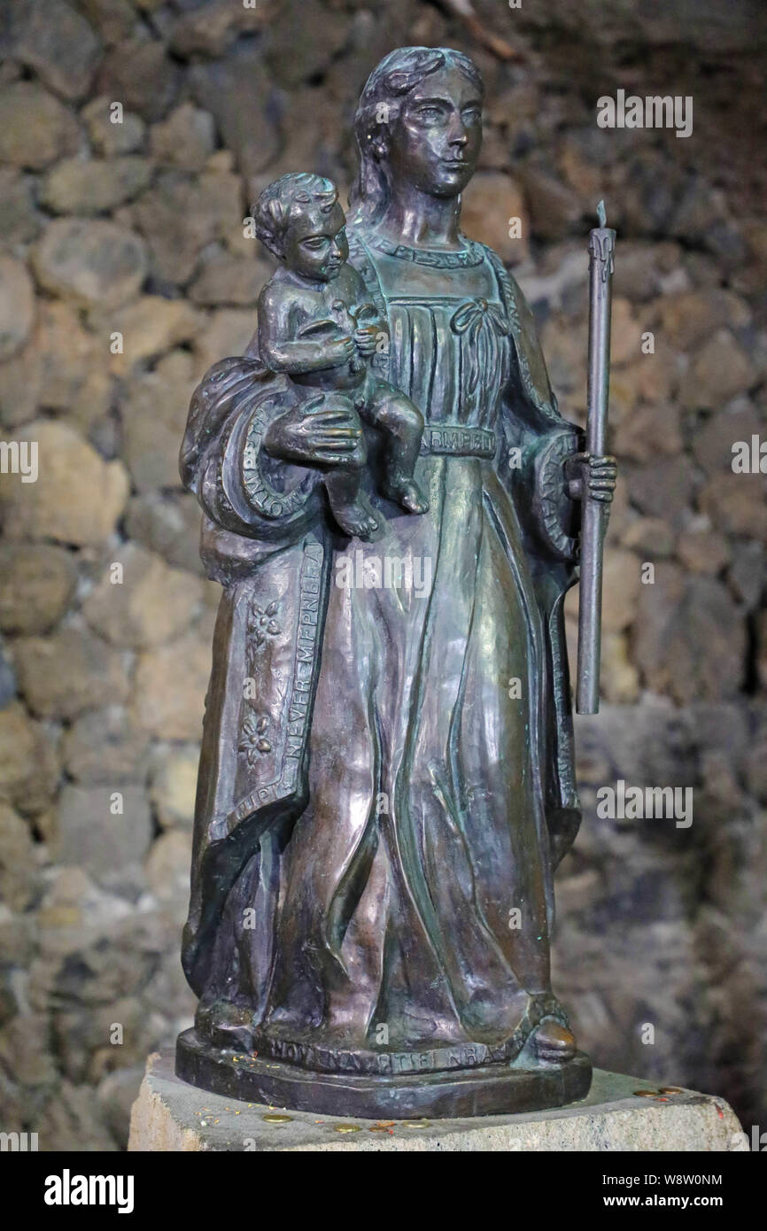 TENERIFE, Spagna - 1 giugno 2019: la statua della Vergine Maria o di Nostra Signora della Candelaria, Tenerife, Spagna Foto Stock