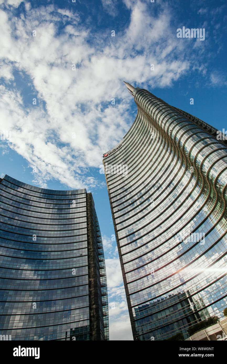 Torre di UniCredit, sede centrale della banca italiana UniCredit, progettato da Cesar Pelli architetto, Milano, Lombardia, Italia Foto Stock