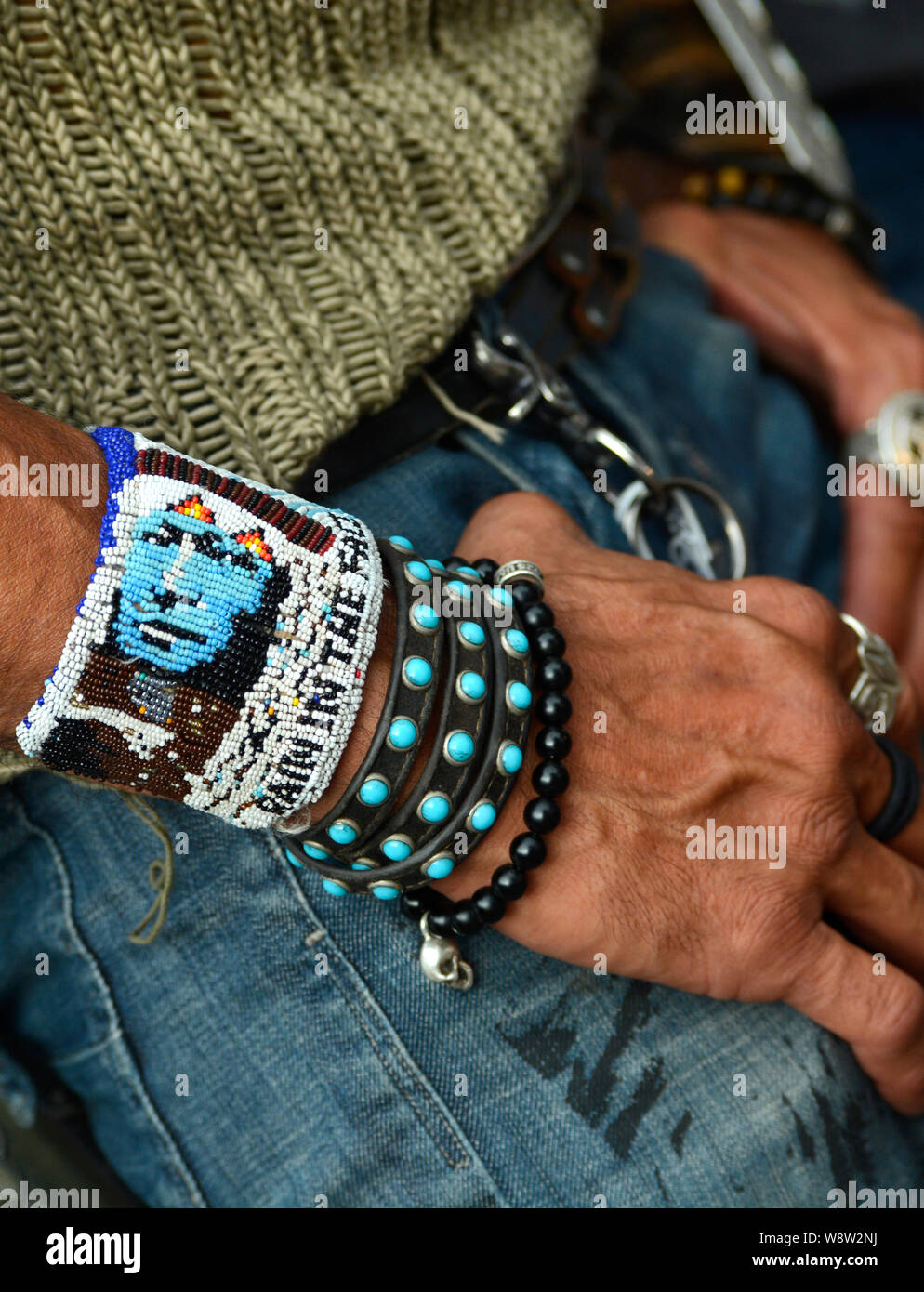Navajo turquoise bracelet immagini e fotografie stock ad alta risoluzione -  Alamy