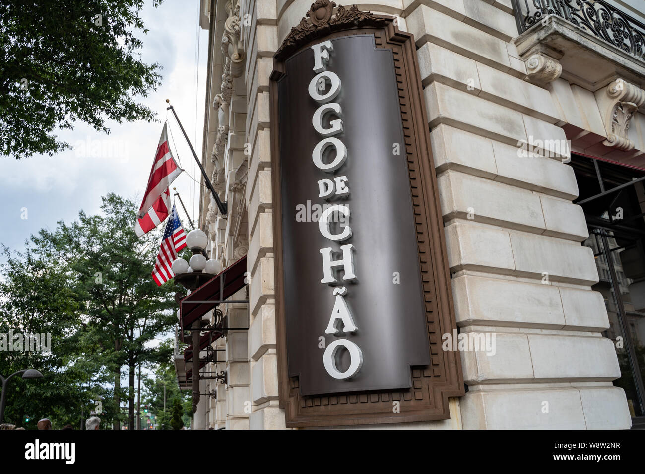 Washington, DC - Agosto 7, 2019: un negozio segno anteriore per un brasiliano elegante steak house - Fogo de Chao in downtown DC Foto Stock