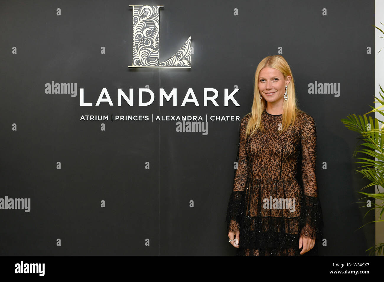 L'attrice americana Gwyneth Paltrow pone in corrispondenza di un evento promozionale per il punto di riferimento di Hong Kong, Cina, 23 aprile 2014. Il 41-anno-vecchio attrice ha partecipato il suo Foto Stock