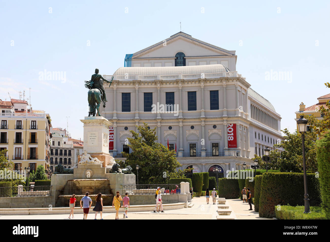 MADRID, Spagna - luglio 2, 2019: Teatro Real (teatro reale) è una grande opera house si trova a Madrid Foto Stock
