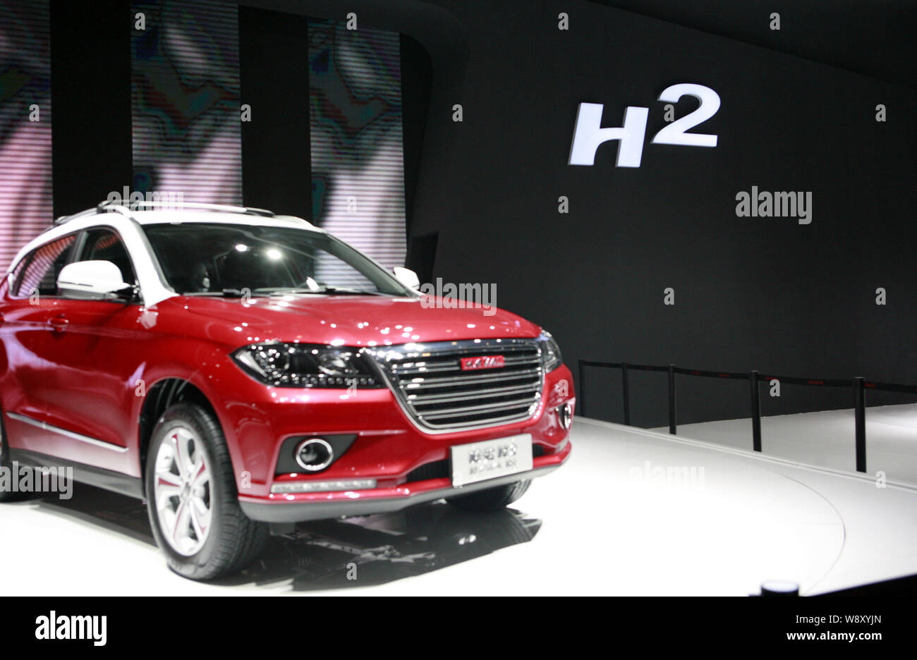 --FILE--un Haval H2 della Grande Muraglia a motore è visualizzato durante il XIII Beijing International Automotive Exhibition, noto anche come Auto China 2014, in bei Foto Stock