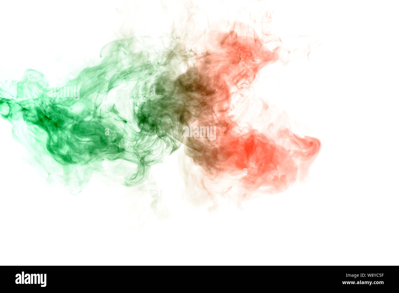 Abstract inchiostro ondulata e pattern di fumo in verde e rosso su sfondo bianco. Stampa per i vestiti. La malattia e i virus. Foto Stock