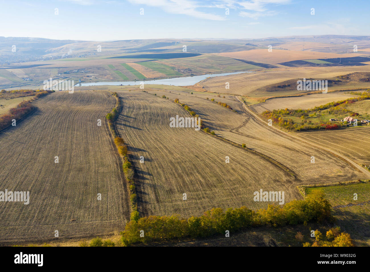 Antenna fuco vista dei campi di agricoltura, drone shot Foto Stock