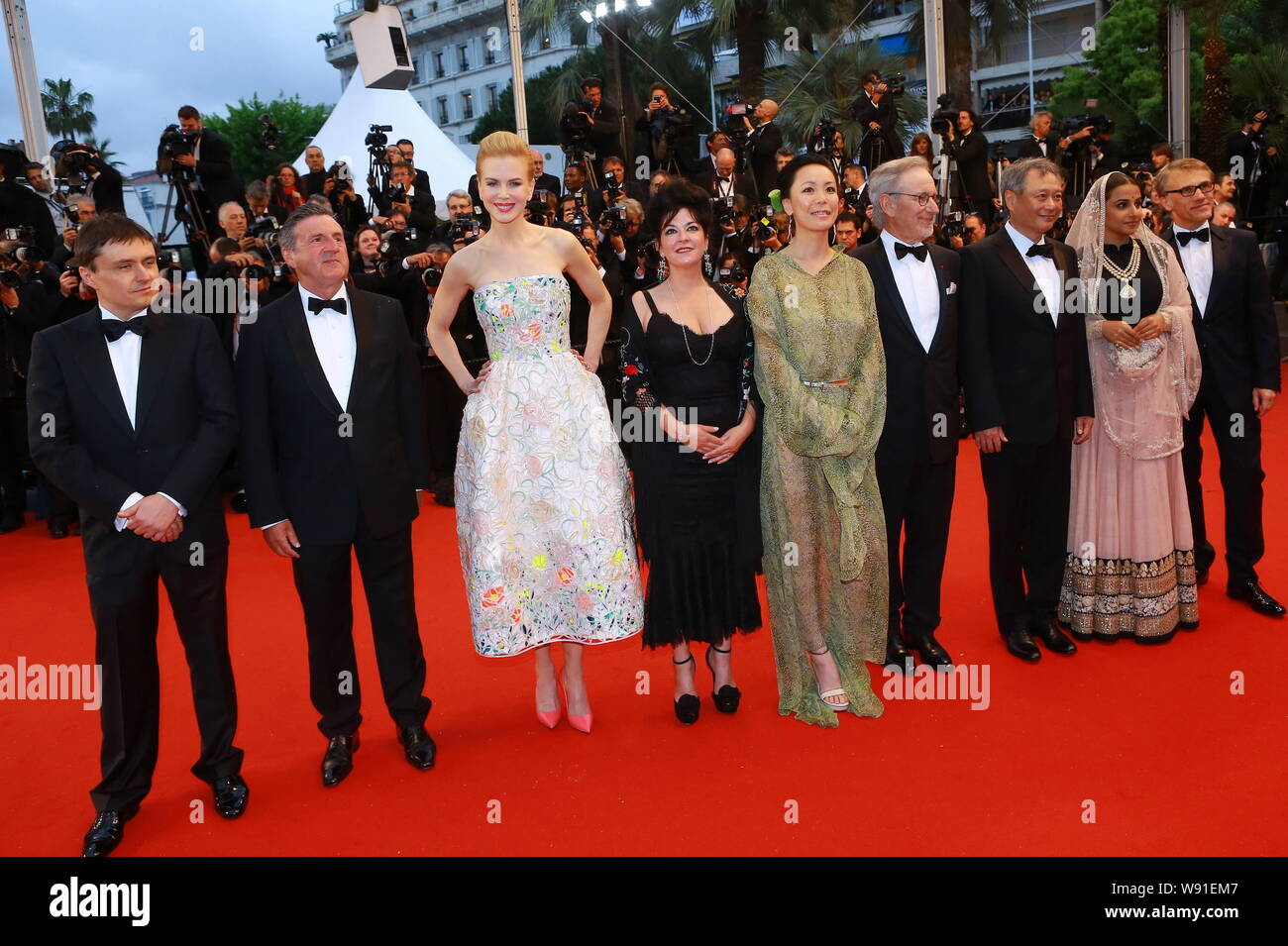 (Da sinistra) direttore rumeno Cristian Mungiu, attore francese Daniel Auteuil, attrice australiana Nicole Kidman, British Direttore Lynne Ramsay, giapponese Foto Stock