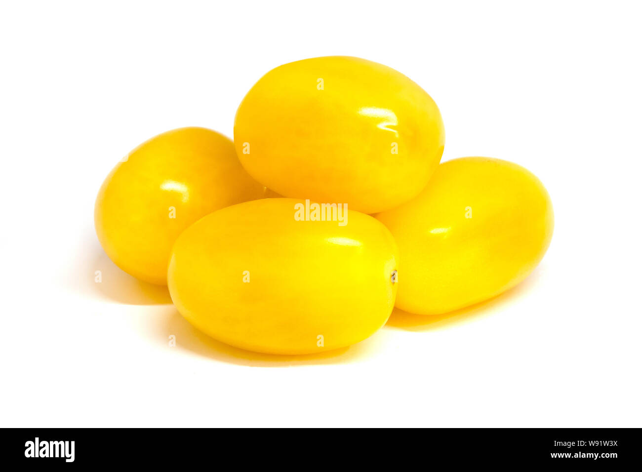Giallo pomodori Uva su sfondo bianco Foto Stock