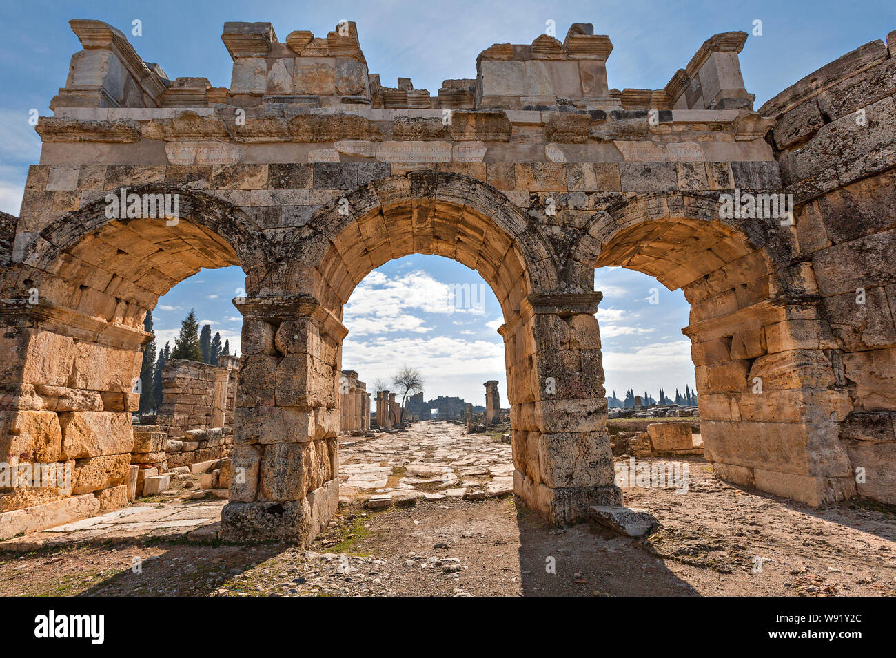 Rovine della città antica di Hierapolis, Pamukkale, Turchia. Foto Stock