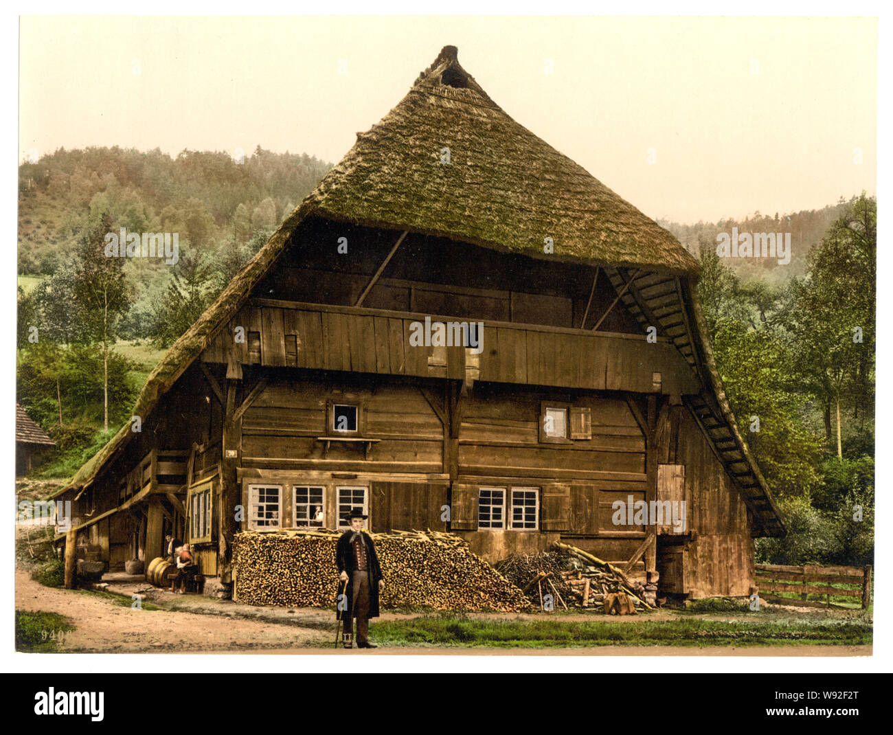 Un contadino della casa di Foresta Nera, Baden, Germania titolo da Detroit Publishing Co., catalogo J-sezione estera. Detroit, Michigan. : Detroit Photographic Company, 1905. Forma parte del: Viste della Germania nella stampa Photochrom collection. Stampa n. 9406. Foto Stock