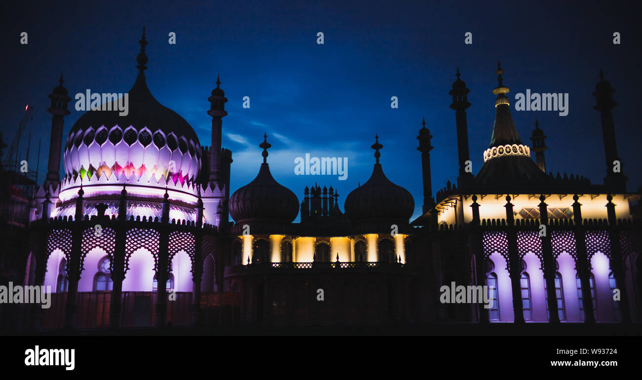 Brighton Royal Pavilion illuminazione notturna Foto Stock