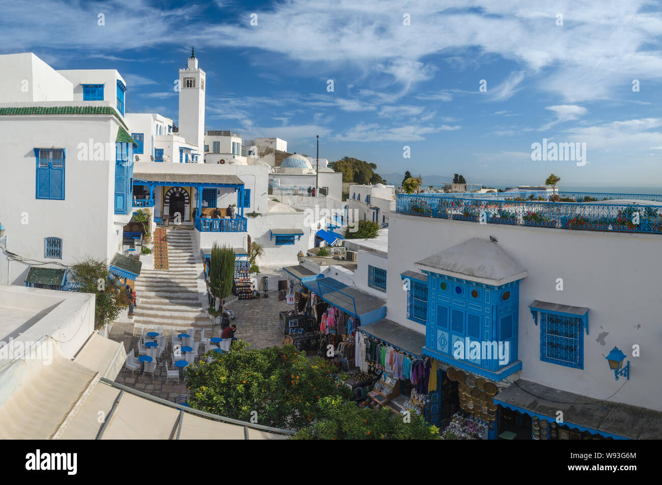 Bellissima vista di Sidi Bou Said, luogo turistico vicino a Tunisi, Tunisia Foto Stock