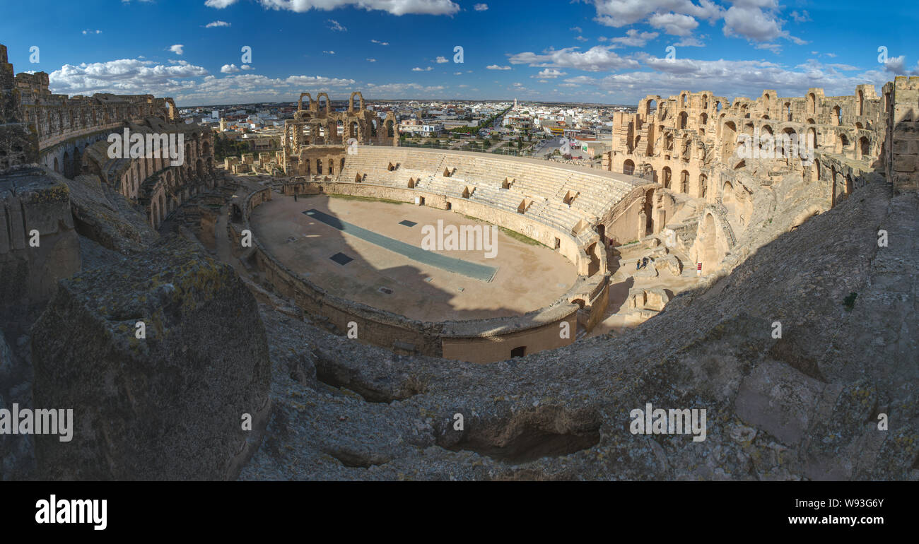 Rovine di anfiteatro di El Jem, un sito patrimonio mondiale dell'UNESCO in Tunisia, Nord Africa Foto Stock