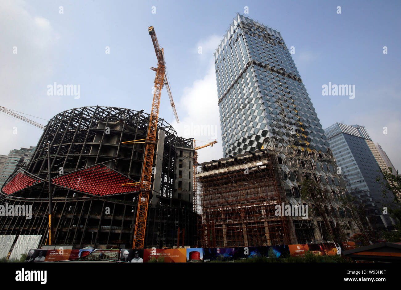Le sette stelle, Wanda regnare Wuhan, è in costruzione nella città di Wuhan, porcellane centrale provincia di Hubei, 27 agosto 2013. L'hotel è detto di essere Foto Stock