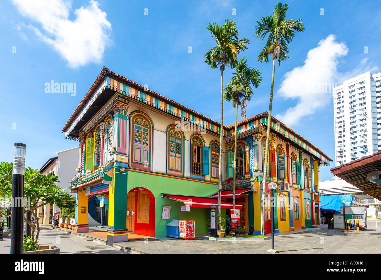 Colorata facciata di edificio in Little India di Singapore. Foto Stock