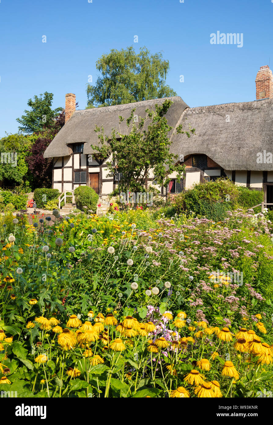 Anne Hathaway cottage è un cottage in paglia in un giardino cottage inglese Shottery vicino Stratford Upon Avon Warwickshire Inghilterra UK GB Europa Foto Stock