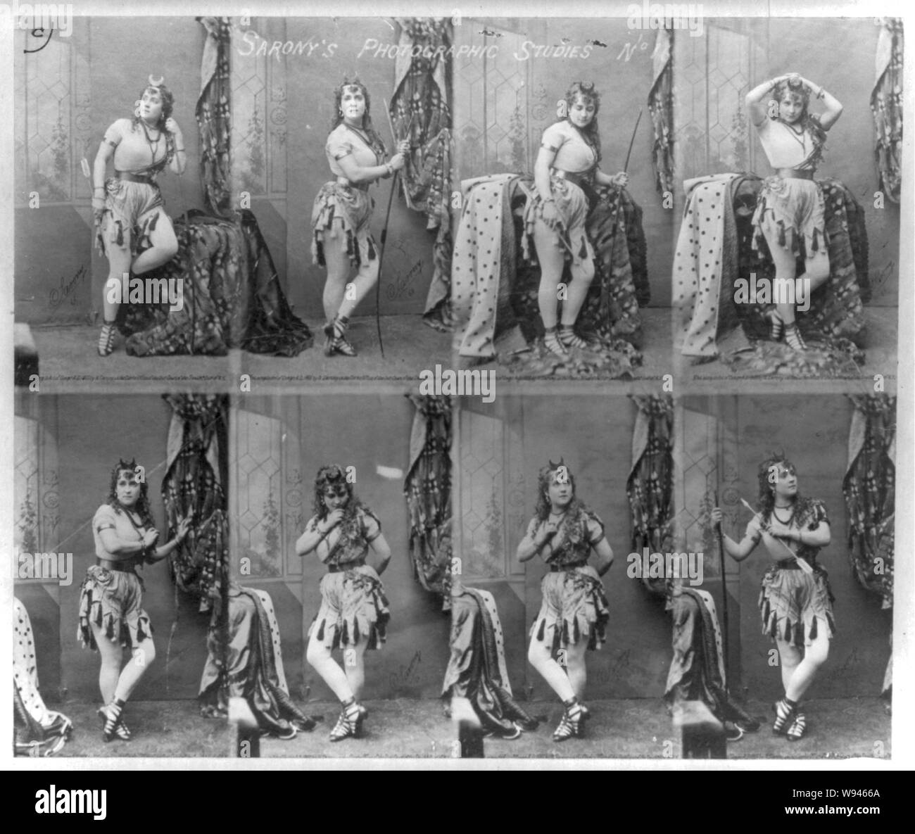 Ada Isaacs (Ada Bertha Menken), ritratto a figura intera in piedi, vestito come cacciatrice Foto Stock