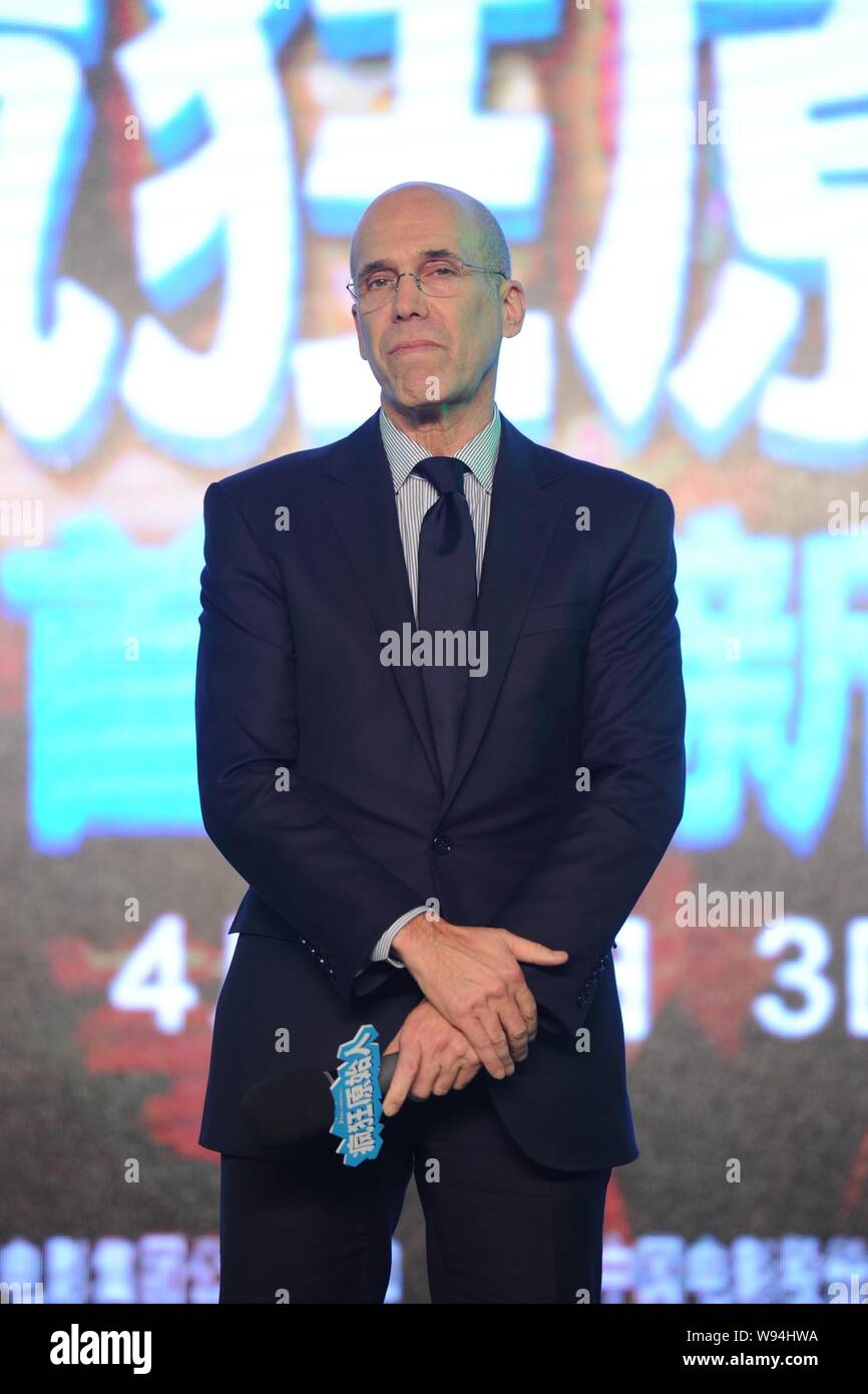 Jeffrey Katzenberg, CEO della DreamWorks SKG pone durante la conferenza stampa di animazione di Hollywood, Il Croods, a Pechino, in Cina, 18 aprile 2013. Foto Stock