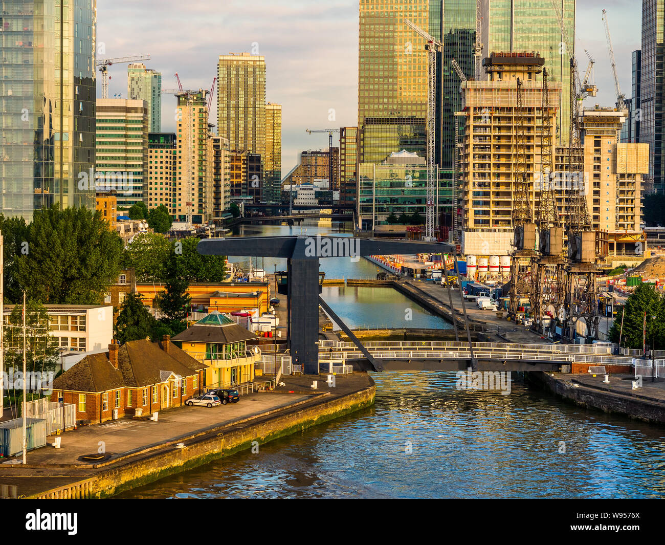 Alba sul West India, Londra Foto Stock