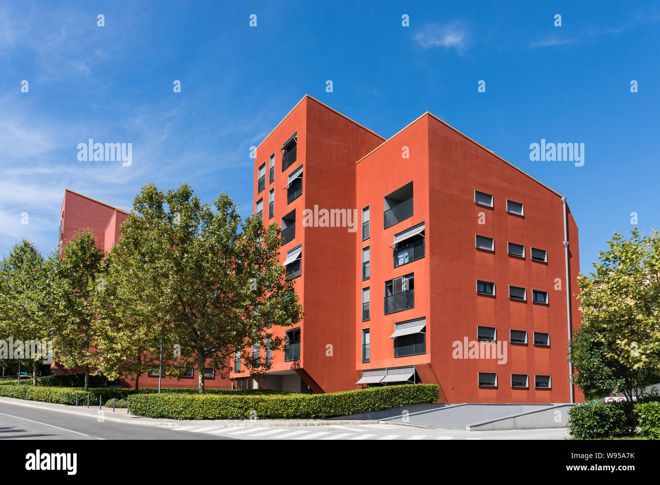Multipiano per edifici residenziali a Sezana, Slovenia Foto Stock