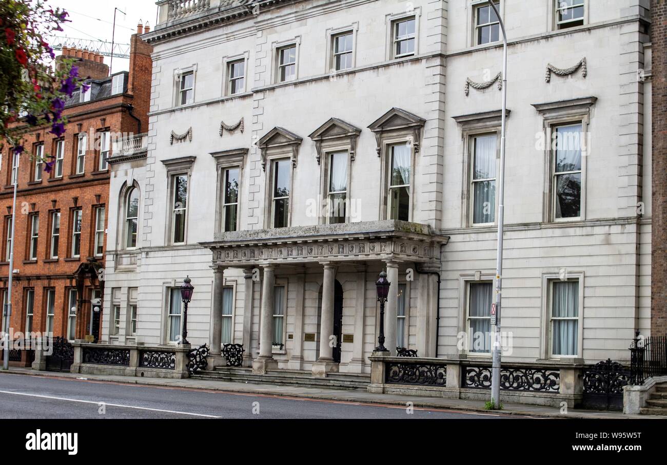 Iveagh House di St Stephens Green, Dublino, Irlanda, home al Dipartimento degli Affari Esteri. Originariamente costruito nel 1736. Foto Stock