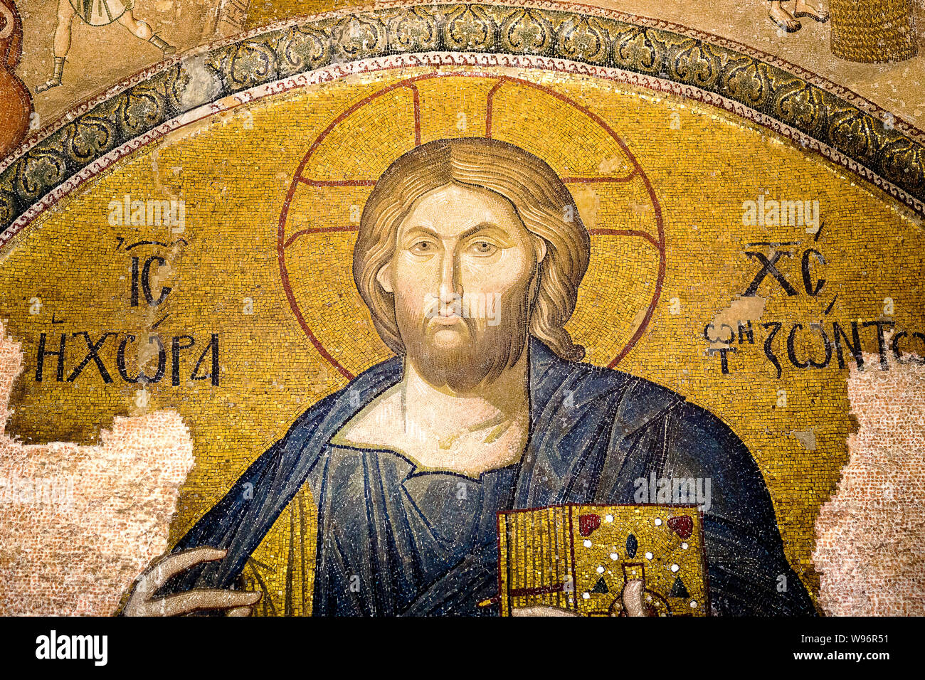 Cristo Pantocratore. Mosaico nella chiesa del Cora, Istanbul, Oct 11, 2013, Gesù (IC) Cristo (XC) come Pantokrator, dominatore del mondo. Testo: La terra dei viventi Foto Stock