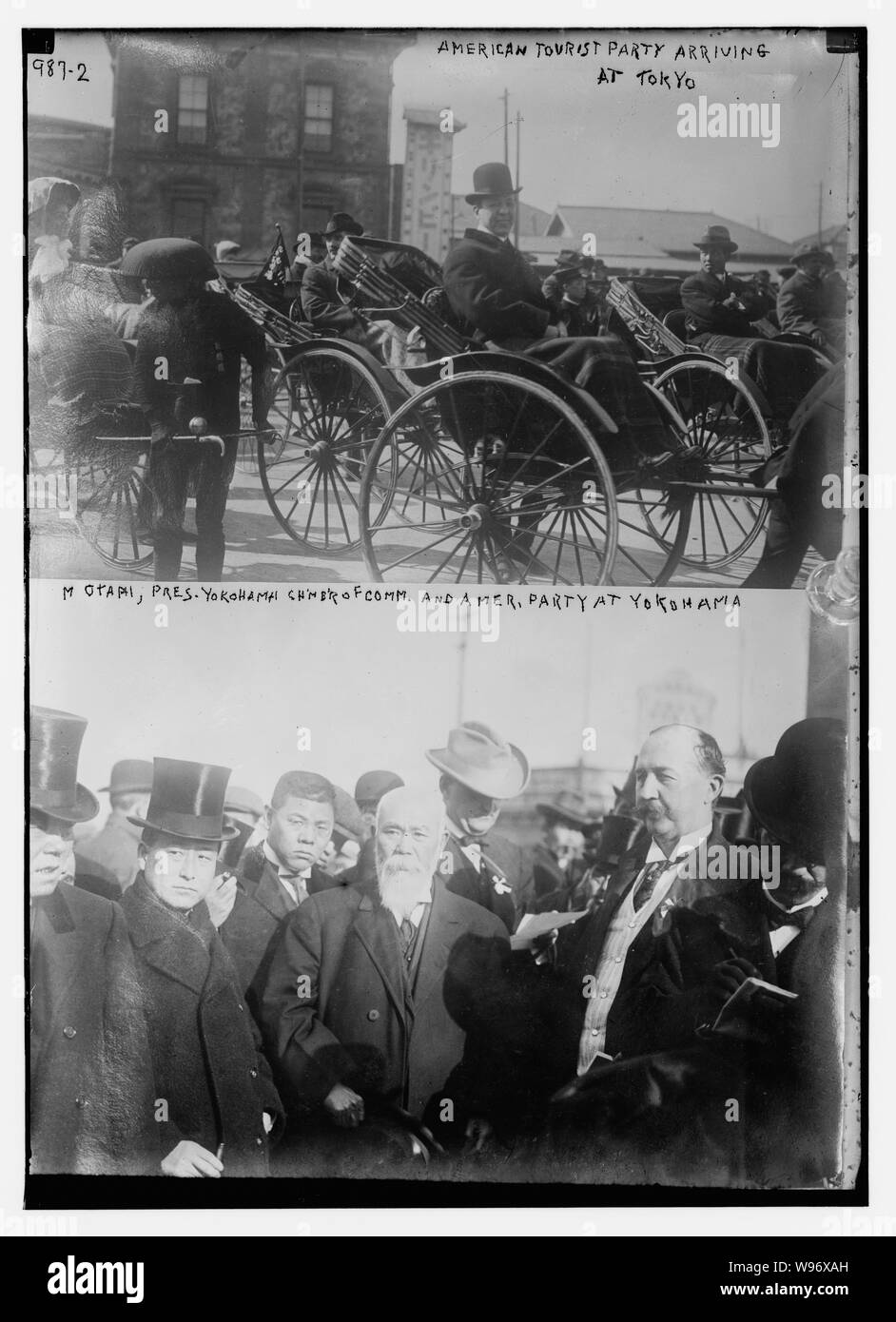 Turista americano parte arrivando a Tokyo in singoli carrelli M. Otapi Pres. di Yokohama, la Camera di Commercio Americana con parte dei turisti Foto Stock
