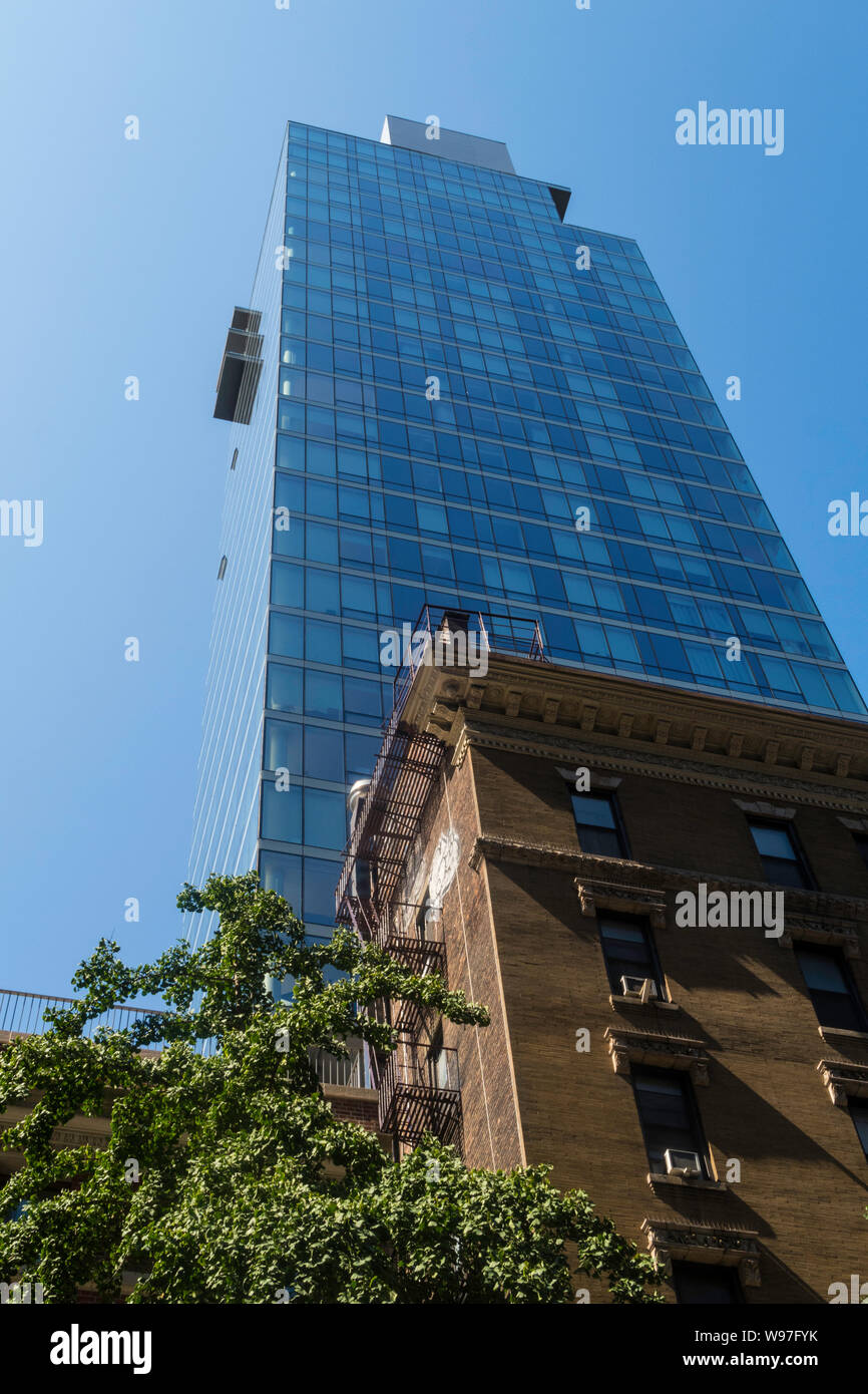 Edifici di contrasto in Murray Hill, NYC, STATI UNITI D'AMERICA Foto Stock