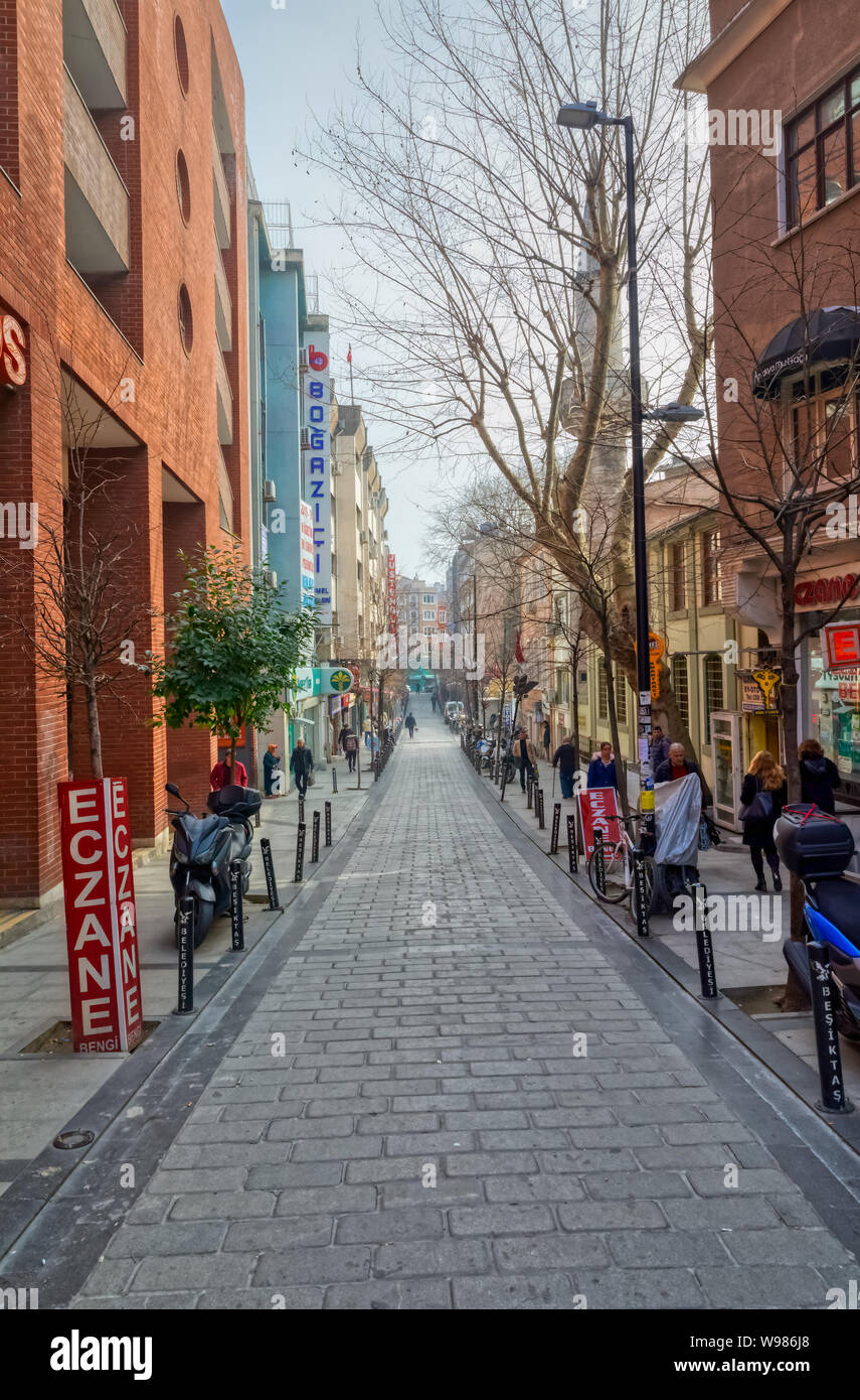 Bella Istanbul Old Street nel distretto di Besiktas Foto Stock