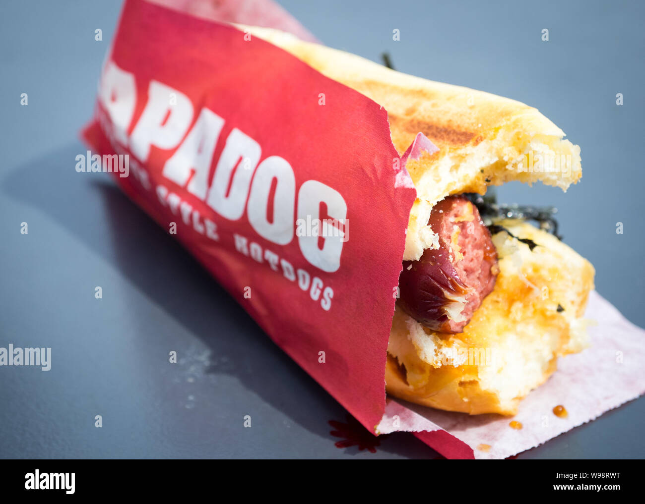 Un terimayo JAPADOG, la firma di hot dog di JAPADOG, un popolare piccola catena di hot dog stand di Vancouver, British Columbia, Canada. Foto Stock