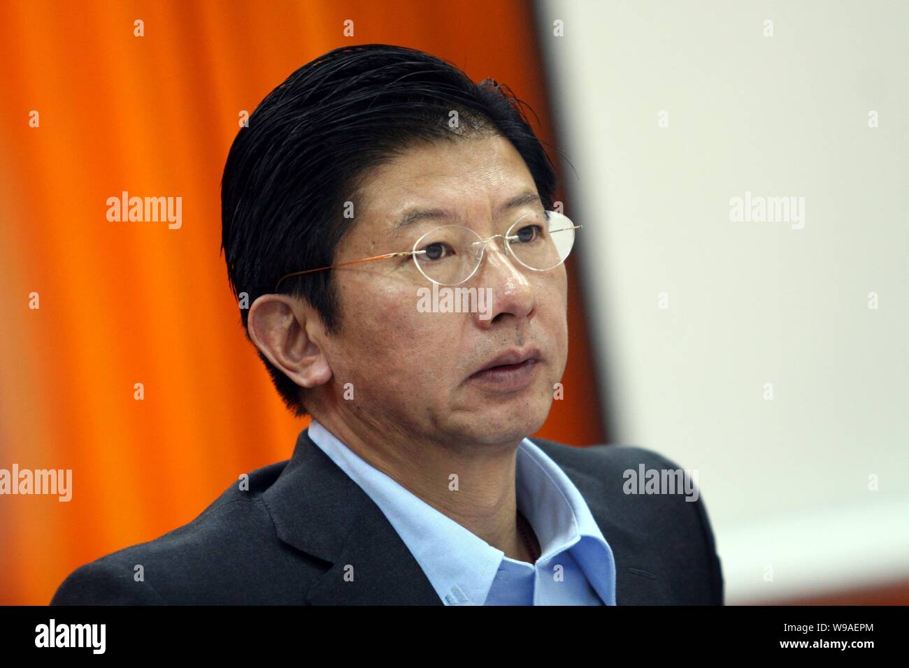 --FILE-- Yang Yiming, Vice Presidente della Cina Football Association durante una riunione in Guangzhou, sud Chinas nella provincia di Guangdong, 29 gennaio 2007. Foto Stock