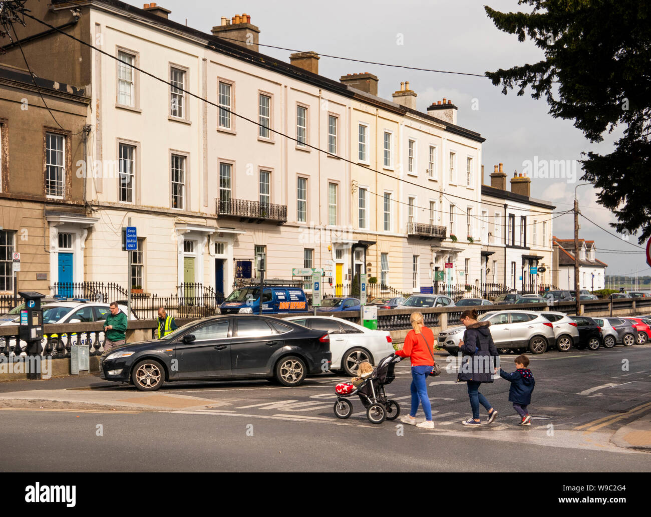 In Irlanda, il Leinster, Fingal, Co Dublin, Malahide, James terrazza, fila di lungomare case in stile georgiano Foto Stock