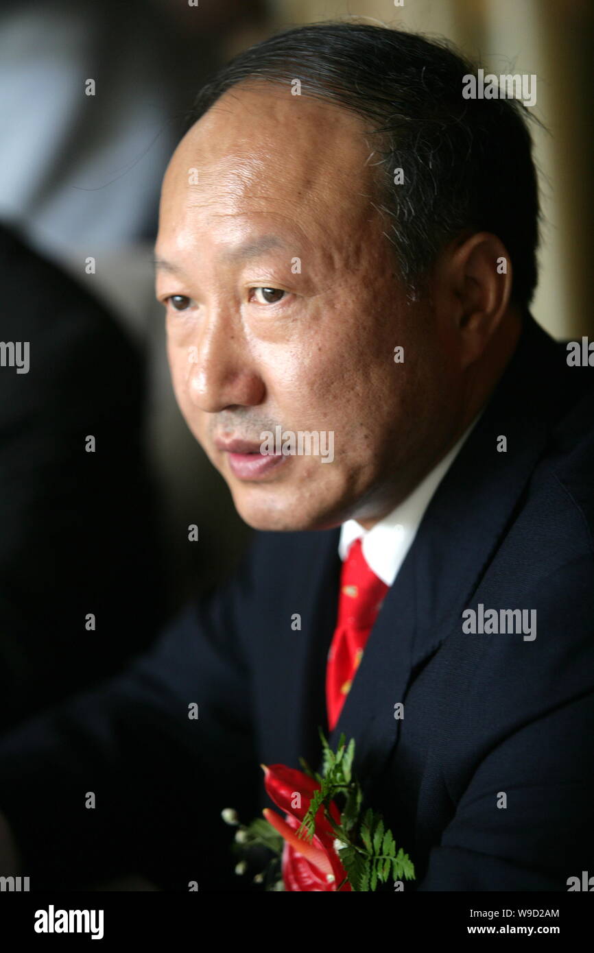 Chen Feng, presidente di Hainan Airlines è visto durante un evento a Pechino in Cina, 11 luglio 2006. Foto Stock