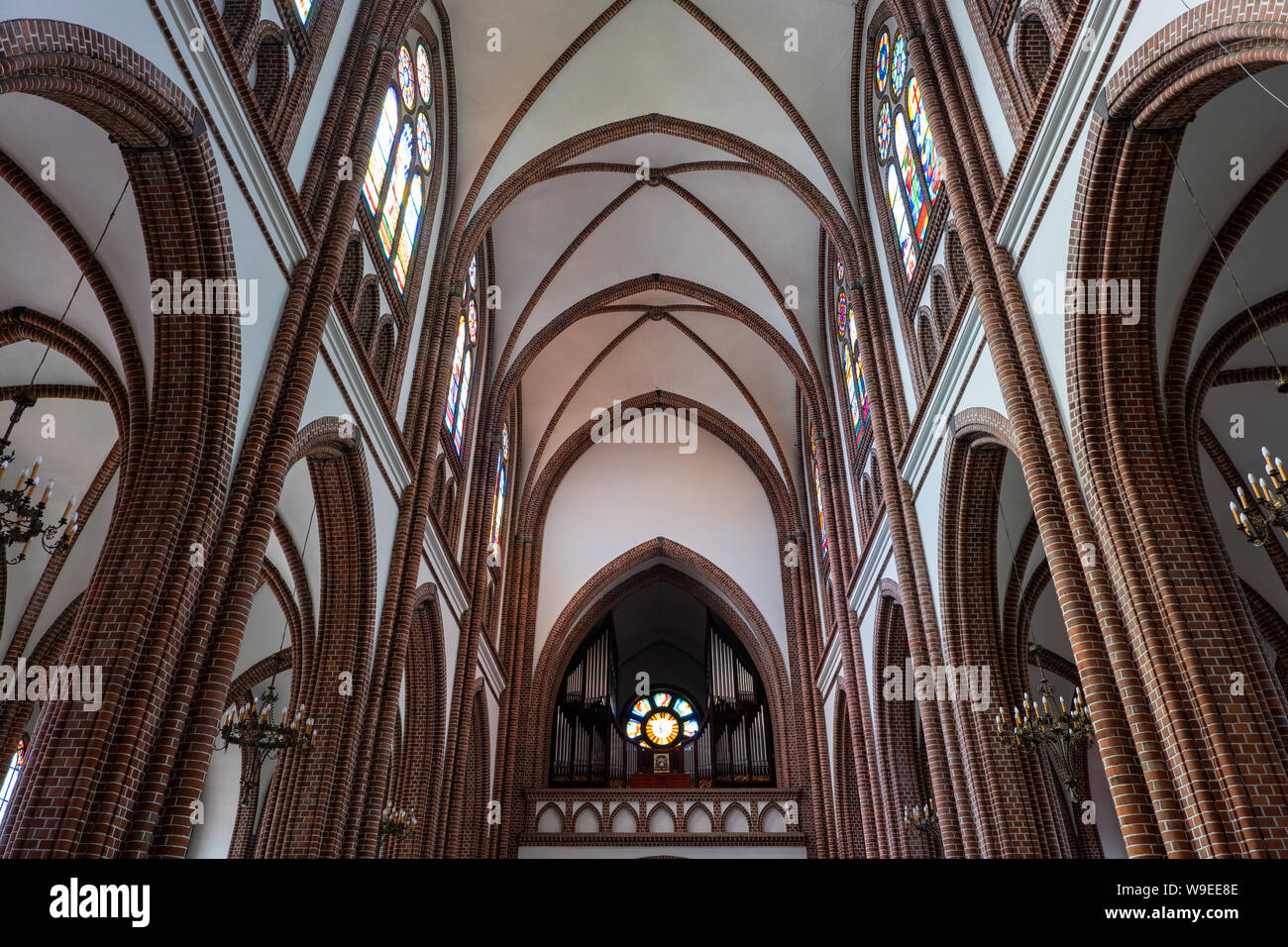 Polonia - Varsavia, volta gotica, soffitto nella cattedrale di San Michele Arcangelo e San Floriano martire interno Foto Stock