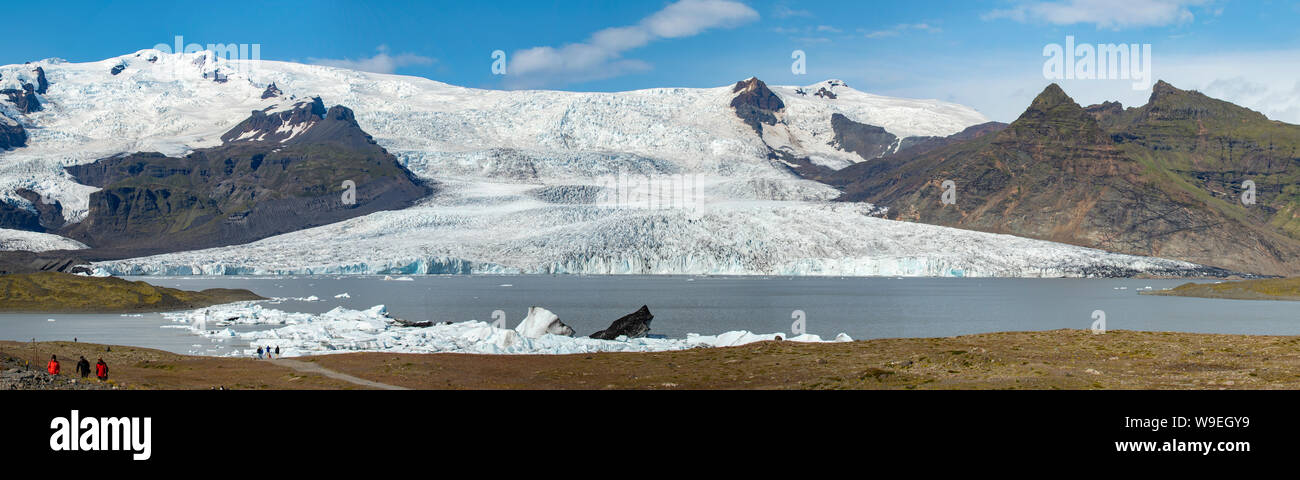 Fjallsarlon panorama sul ghiacciaio Vatnajokull, NP, Islanda Foto Stock