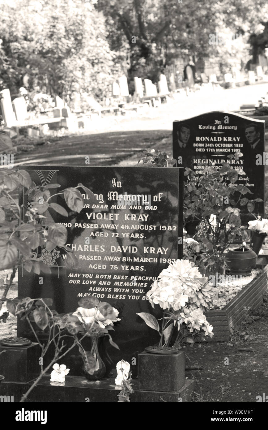 Chingford Mount cimitero, Ronnie e Reggie Krays luogo di sepoltura Foto Stock