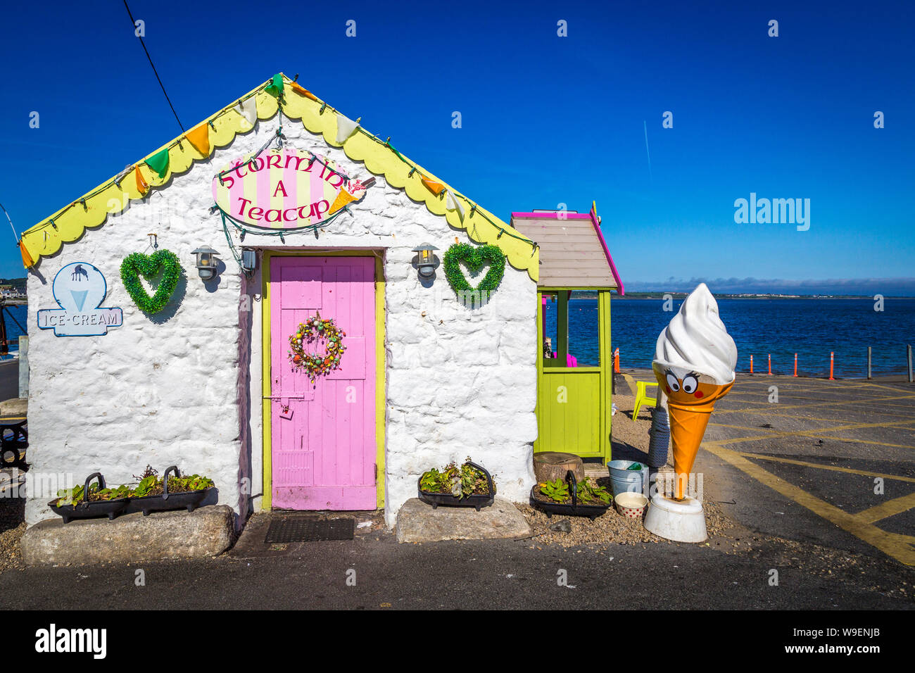 Piccola casa vecchia per comprare il gelato a Skerries, Co Dublin, Irlanda Foto Stock