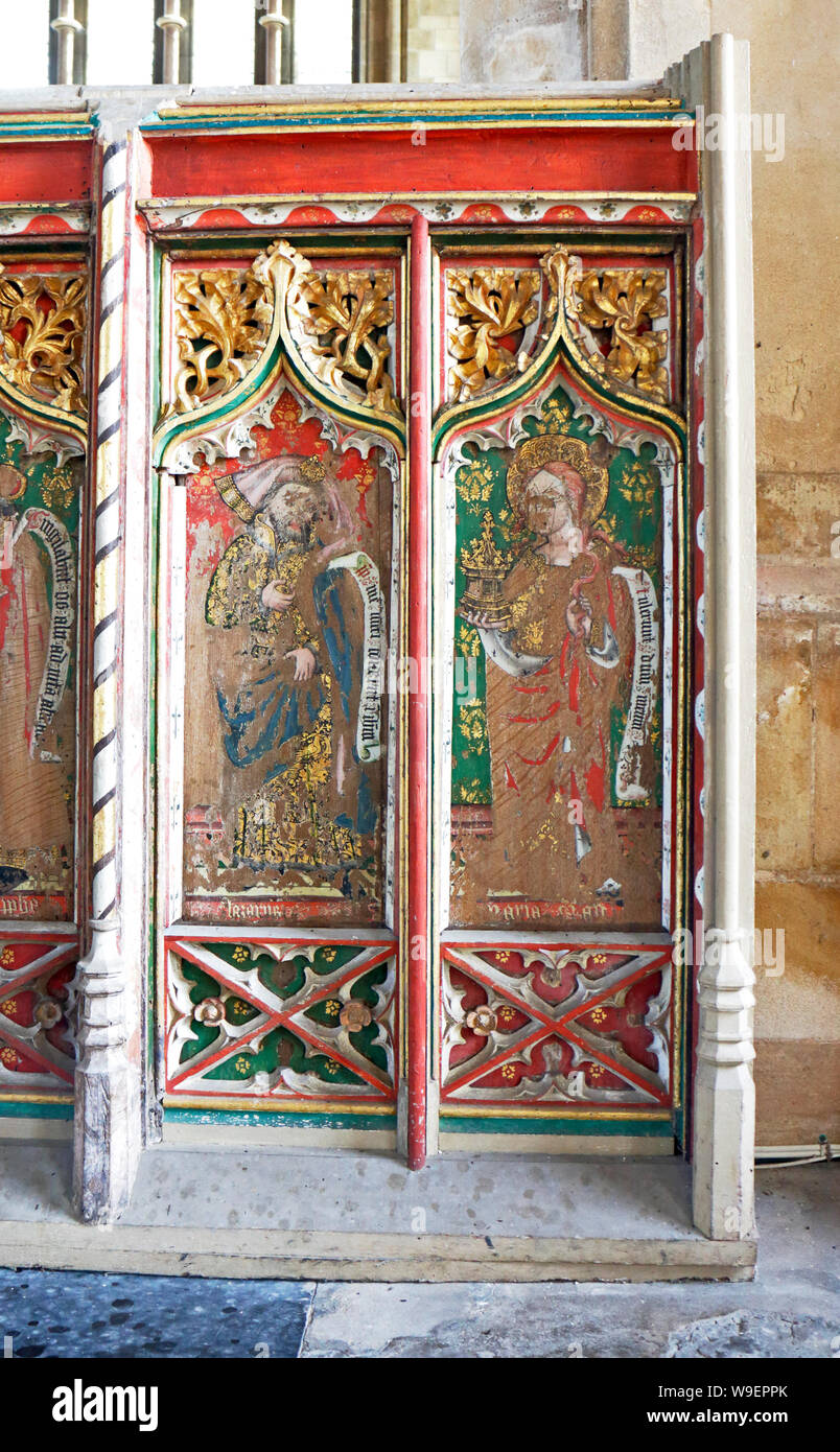 Dettagli del pannello nel lato sud di rood schermo nella chiesa parrocchiale di tutti i santi a Thornham, Norfolk, Inghilterra, Regno Unito, Europa. Foto Stock