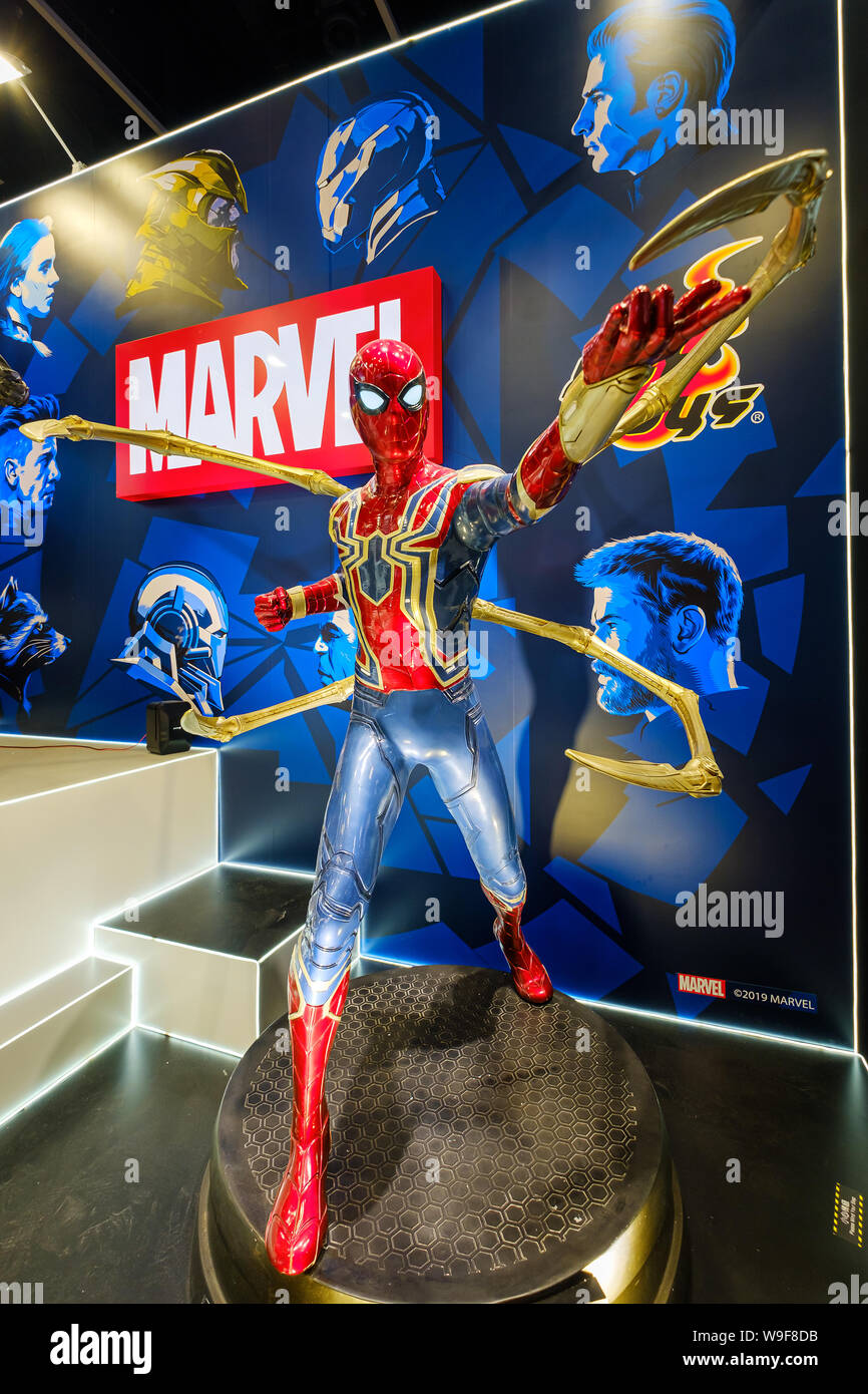 Marvel movie sfondo display con Spider-man replica nel Ani-Com & Games HK evento espositivo di Hong Kong.ACGHK è la piattaforma perfetta per le vendite e opportunità di business nella grande ondata di industria creativa & intrattenimento digitale lo sviluppo. Come il più famoso carnevale estivo in Hong Kong. Foto Stock